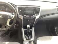 Mitsubishi L200 2022 4p GLX Doble Cabina L4/2.5/T Diesel Man 4X4 2022 Mitsubishi L200 Venta Interiores 8