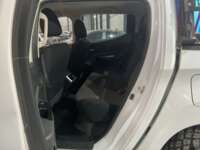 Mitsubishi L200 2022 4p GLS Doble Cabina L4/2.5/T Diesel Man 4X4 2022 Mitsubishi L200 Venta Interiores 15