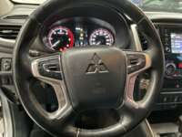 Mitsubishi L200 2022 4p GLS Doble Cabina L4/2.5/T Diesel Man 4X4 2022 Mitsubishi L200 Venta Interiores 1