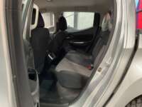 Mitsubishi L200 2022 4p GLS Doble Cabina L4/2.5/T Diesel Man 4X4 2022 Mitsubishi L200 Venta Interiores 17