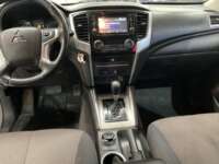 Mitsubishi L200 2022 4p GLS Doble Cabina L4/2.5/T Diesel Man 4X4 2022 Mitsubishi L200 Venta Interiores 4