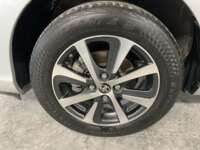 Toyota Prius 2018 5p C Híbrido L4/1.5 Aut 2018 Toyota Prius Venta Llantas 1