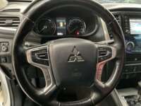 Mitsubishi L200 2022 4p GLS Doble Cabina L4/2.5/T Diesel Man 4X4 2022 Mitsubishi L200 Venta Interiores 1