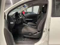 Mitsubishi L200 2022 4p GLS Doble Cabina L4/2.5/T Diesel Man 4X4 2022 Mitsubishi L200 Venta Interiores 16