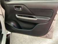Mitsubishi L200 2022 4p GLS Doble Cabina L4/2.5/T Diesel Man 4X4 2022 Mitsubishi L200 Venta Interiores 17