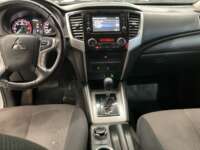 Mitsubishi L200 2022 4p GLS Doble Cabina L4/2.5/T Diesel Man 4X4 2022 Mitsubishi L200 Venta Interiores 4
