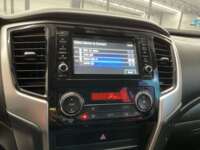 Mitsubishi L200 2022 4p GLS Doble Cabina L4/2.5/T Diesel Man 4X4 2022 Mitsubishi L200 Venta Interiores 7