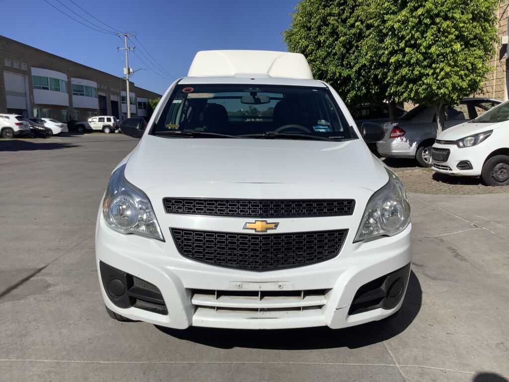Chevrolet Tornado 2020 2p LS L4/1.8 Man    2020 Chevrolet Tornado Venta Exteriores 2