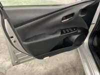 Toyota Prius 2017 5p Base Hibrido L4/1.8 Aut 2017 Toyota Prius Venta Interiores 16