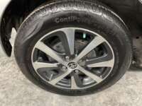 Toyota Prius 2018 5p Base Hibrido L4/1.8 Aut. 2018 Toyota Prius Venta Llantas 4