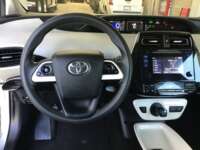 Toyota Prius 2017 5p Base Híbrido L4/1.8 Aut  2017 Toyota Prius Venta Interiores 1