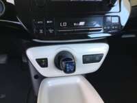 Toyota Prius 2017 5p Base Híbrido L4/1.8 Aut  2017 Toyota Prius Venta Interiores 4