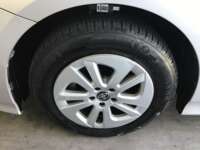 Toyota Prius 2017 5p Base Híbrido L4/1.8 Aut  2017 Toyota Prius Venta Llantas 10