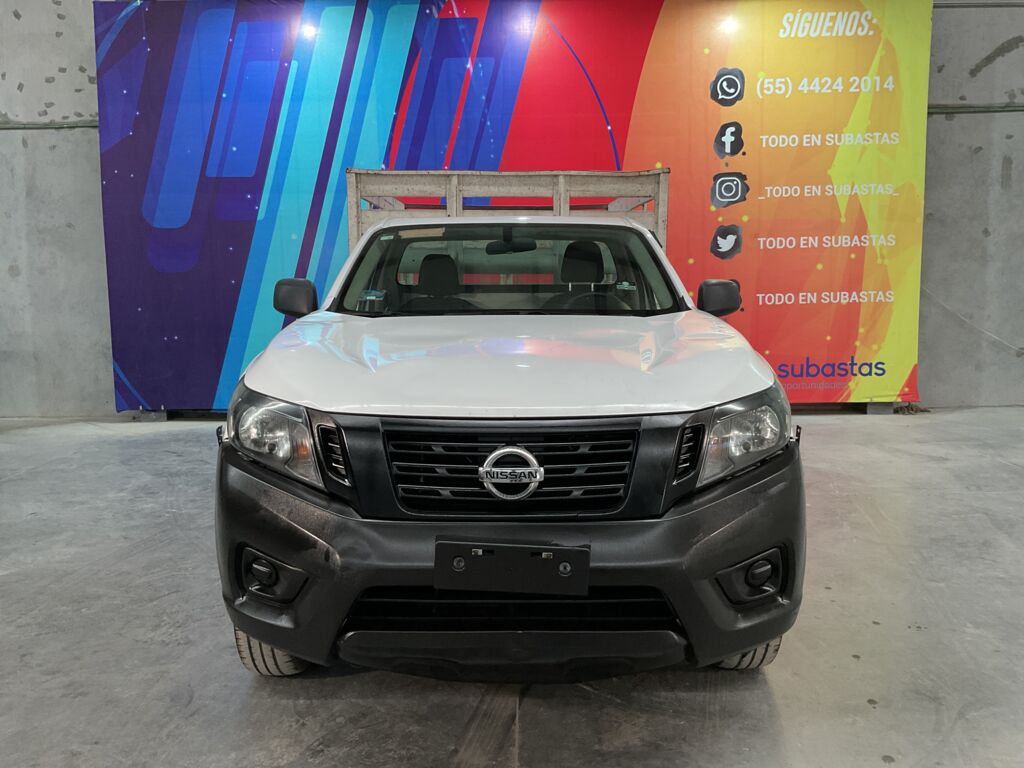 Nissan NP300 Estacas 2020 2p L4/2.5 Man 2020 Nissan NP300 Estacas Venta Exteriores 2