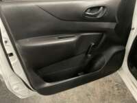 Nissan NP300 Estacas 2020 2p L4/2.5 Man 2020 Nissan NP300 Estacas Venta Interiores 12