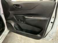 Nissan NP300 Estacas 2020 2p L4/2.5 Man 2020 Nissan NP300 Estacas Venta Interiores 14