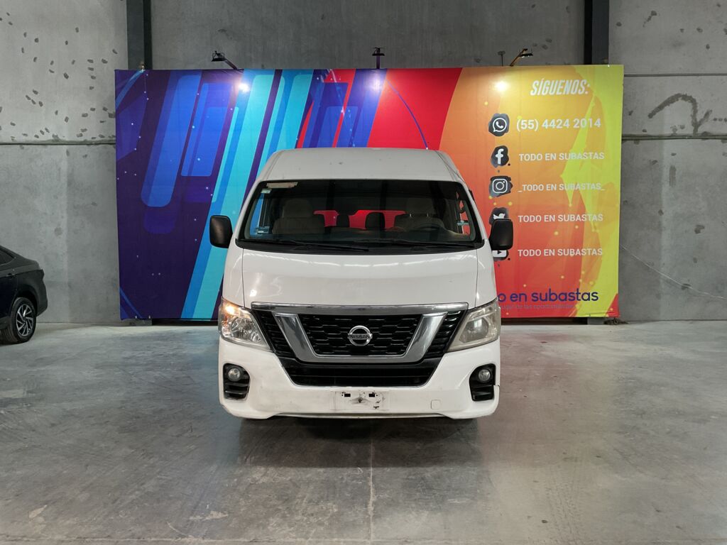Nissan Urvan Pasajeros 2021 4p L4/2.5 Man 12/Pas Paq. Seg.   2021 Nissan Urvan Pasajeros Venta Exteriores 2