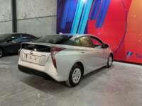 Toyota Prius 2017 5p Base Híbrido L4/1.8 Aut  2017 Toyota Prius Venta Exteriores 7