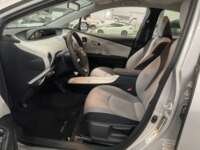Toyota Prius 2017 5p Base Híbrido L4/1.8 Aut  2017 Toyota Prius Venta Interiores 16