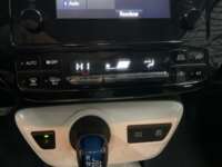 Toyota Prius 2017 5p Base Híbrido L4/1.8 Aut  2017 Toyota Prius Venta Interiores 10