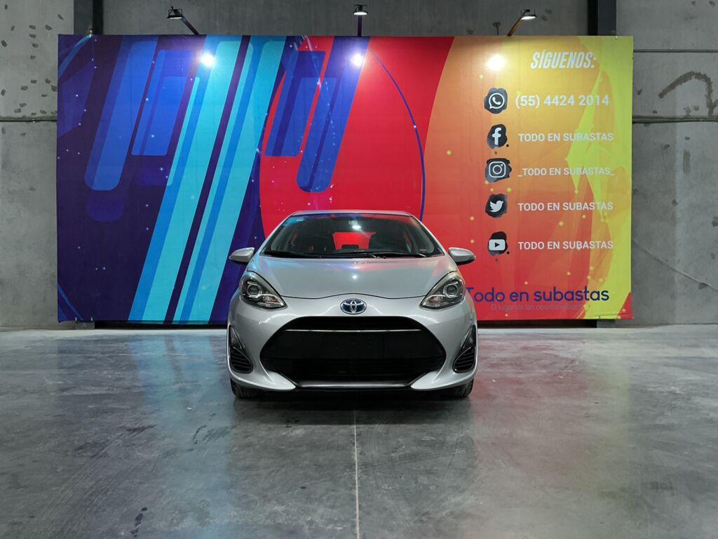 Toyota Prius 2018 5p C Híbrido L4/1.5 Aut 2018 Toyota Prius Venta Exteriores 2