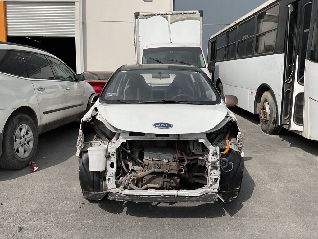 Jac E10X 2022 5p EV 30.2 kWh Aut 2022 Jac E10X Venta Exteriores 2
