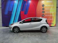 Toyota Prius 2018 5p Base Híbrido L4/1.8 Aut      2018 Toyota Prius Venta Exteriores 4