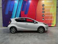 Toyota Prius 2018 5p Base Híbrido L4/1.8 Aut      2018 Toyota Prius Venta Exteriores 8