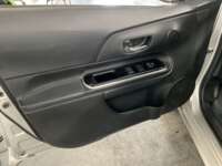 Toyota Prius 2018 5p Base Híbrido L4/1.8 Aut      2018 Toyota Prius Venta Interiores 15