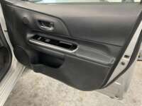 Toyota Prius 2018 5p Base Híbrido L4/1.8 Aut      2018 Toyota Prius Venta Interiores 17