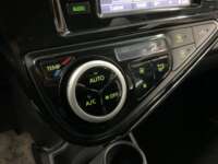 Toyota Prius 2018 5p Base Híbrido L4/1.8 Aut      2018 Toyota Prius Venta Interiores 10