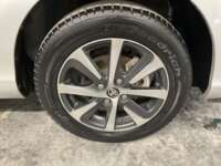 Toyota Prius 2018 5p Base Híbrido L4/1.8 Aut      2018 Toyota Prius Venta Llantas 1