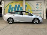 Toyota Prius 2017 5p Base Híbrido L4/1.8 Aut  2017 Toyota Prius Venta Exteriores 4