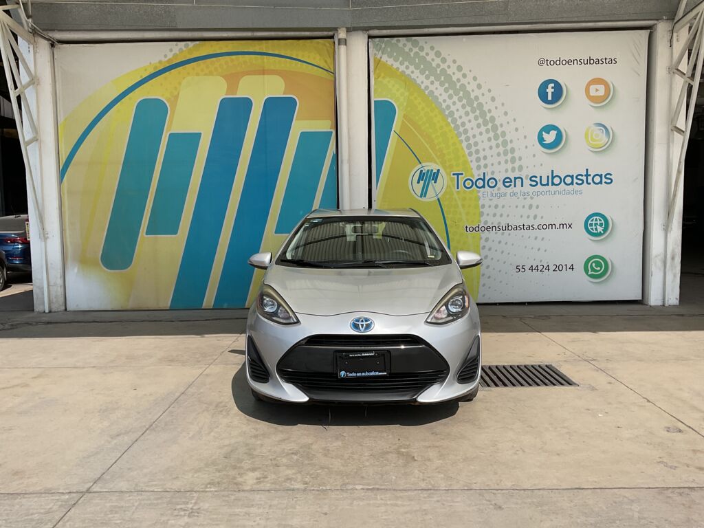 Toyota Prius 2018 5p C Híbrido L4/1.5 Aut 2018 Toyota Prius Venta Exteriores 2