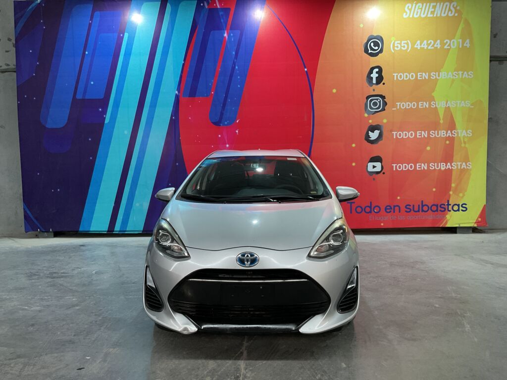 Toyota Prius 2018 5p C Híbrido L4/1.5 Aut 2018 Toyota Prius Venta Exteriores 2