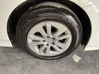 Toyota Prius 2017 5p Base Hibrido L4/1.8 Aut 2017 Toyota Prius Venta Llantas 1