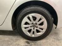 Toyota Prius 2017 5p Base Hibrido L4/1.8 Aut 2017 Toyota Prius Venta Llantas 7