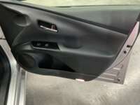 Toyota Prius 2017 5p Base Híbrido L4/1.8 Aut  2017 Toyota Prius Venta Interiores 15
