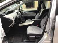 Toyota Prius 2017 5p Base Hibrido L4/1.8 Aut 2017 Toyota Prius Venta Interiores 16