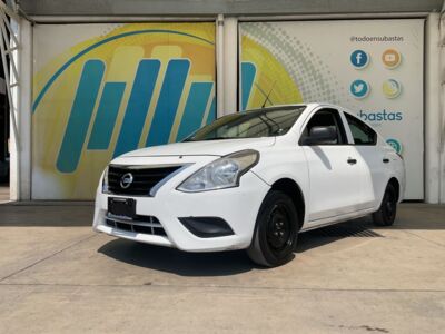Nissan V-Drive 2022 4p Sense L4/1.6 Man