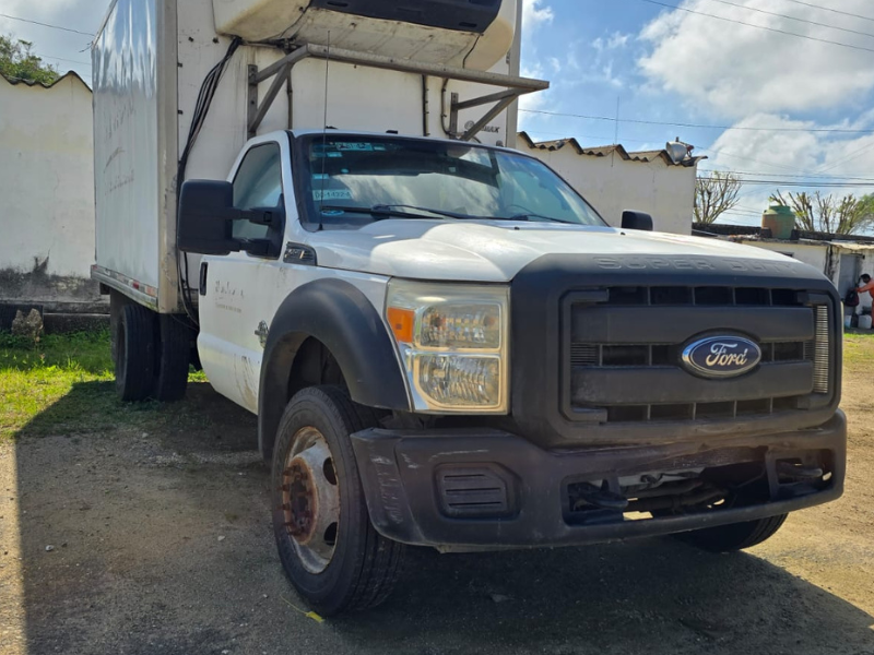 Ford F-450 2016 2p XL V8/6.7/T Diesel Aut  2016 Ford F-450 Venta Exteriores 2