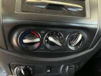 Nissan NP300 Frontier 2020 4p LE Diesel L4/2.5/T 4X4 Aut 2020 Nissan NP300 Frontier Venta Interiores 8