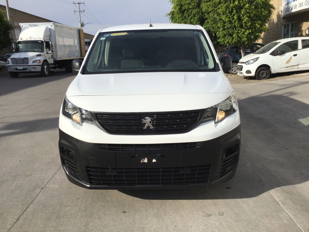 Peugeot Partner 2021 5p L4/1.6/T Diesel Man 2021 Peugeot Partner Venta Exteriores 2