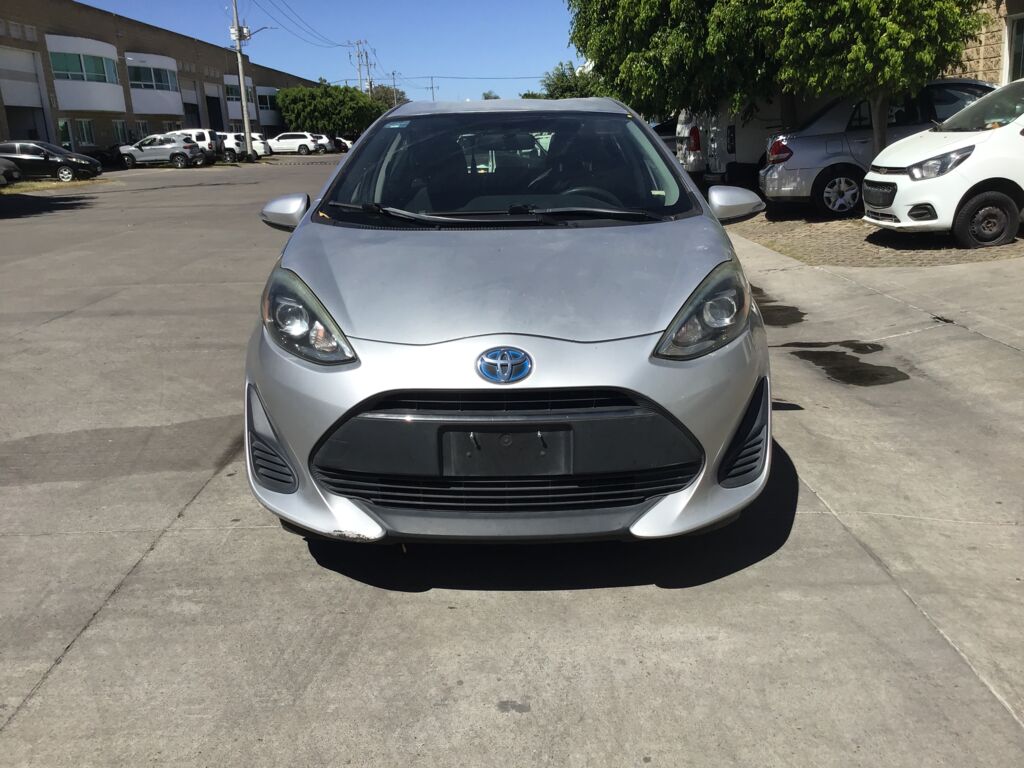 Toyota Prius 2018 5p C Híbrido L4/1.5 Aut 2018 Toyota Prius Venta Exteriores 2