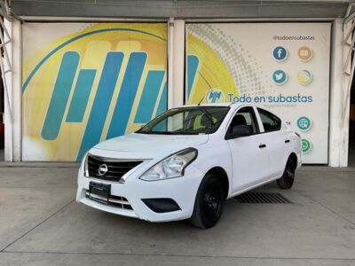 Nissan V-Drive 2022 4p L4/1.6 Man