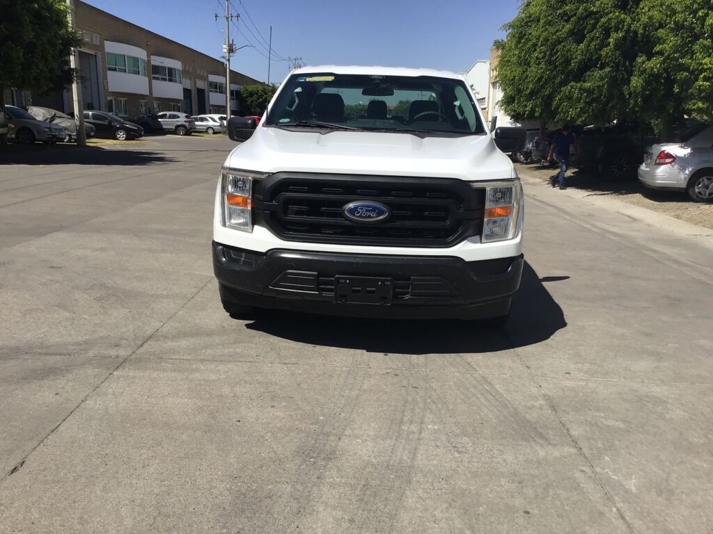 Ford F-150 2021 4p XL Crew Cab 4x2 V6/3.3 Aut  2021 Ford F-150 Venta Exteriores 2