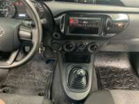 Toyota Hilux 2019 2p Cabina Sencilla L4/2.7 Man 2019 Toyota Hilux Venta Interiores 4