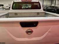 Nissan NP300 Doble Cabina 2020 4p SE L4/2.5 Man A/A Paq. Seg 2020 Nissan NP300 Frontier Venta Cajuela 1