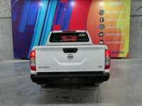 Nissan NP300 Doble Cabina 2020 4p SE L4/2.5 Man A/A Paq. Seg 2020 Nissan NP300 Frontier Venta Exteriores 6