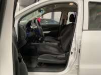 Nissan NP300 Doble Cabina 2020 4p SE L4/2.5 Man A/A Paq. Seg 2020 Nissan NP300 Frontier Venta Interiores 13